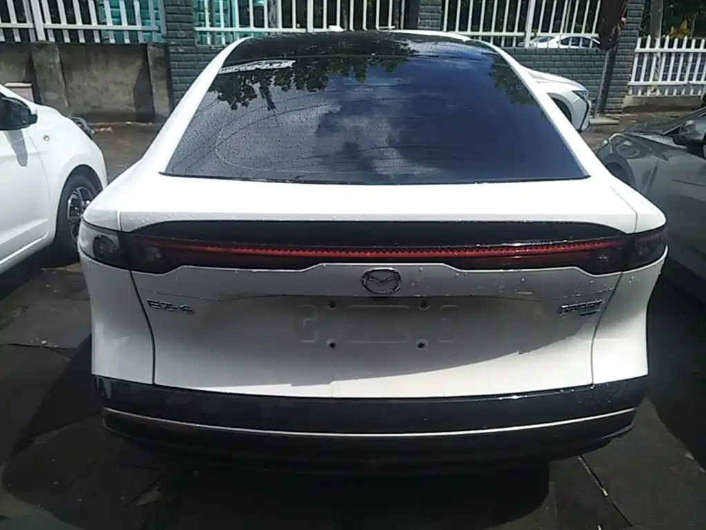 Mazda EZ-6 — миниатюра 6