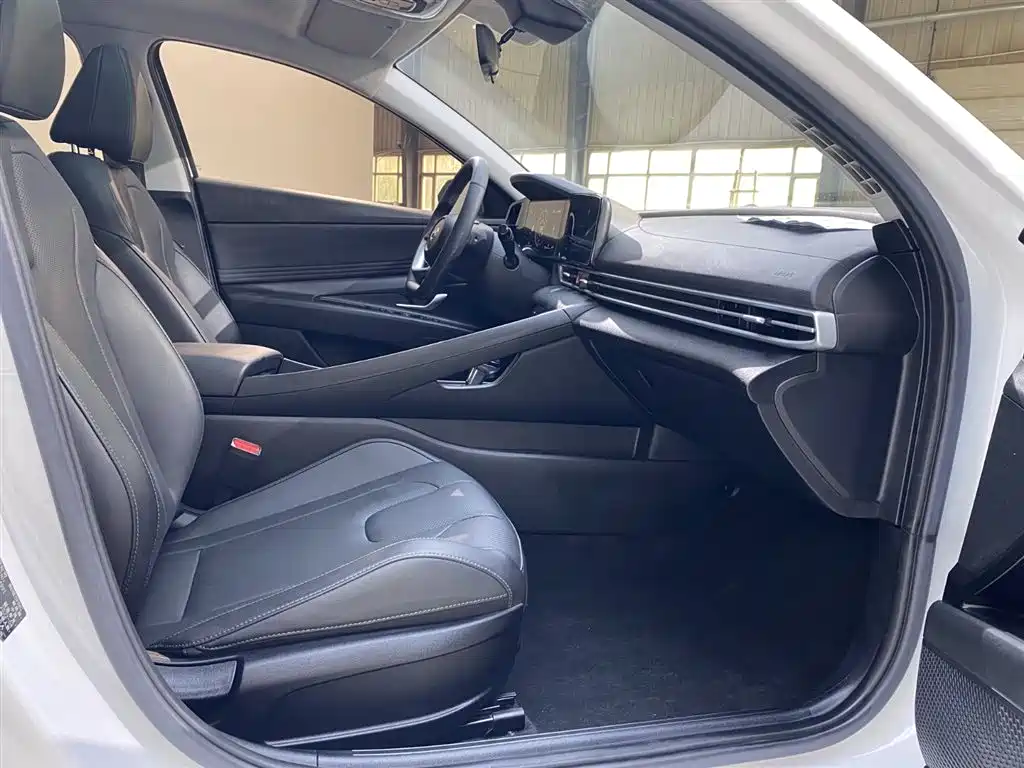 Hyundai Elantra id 4514215 из Китая 13