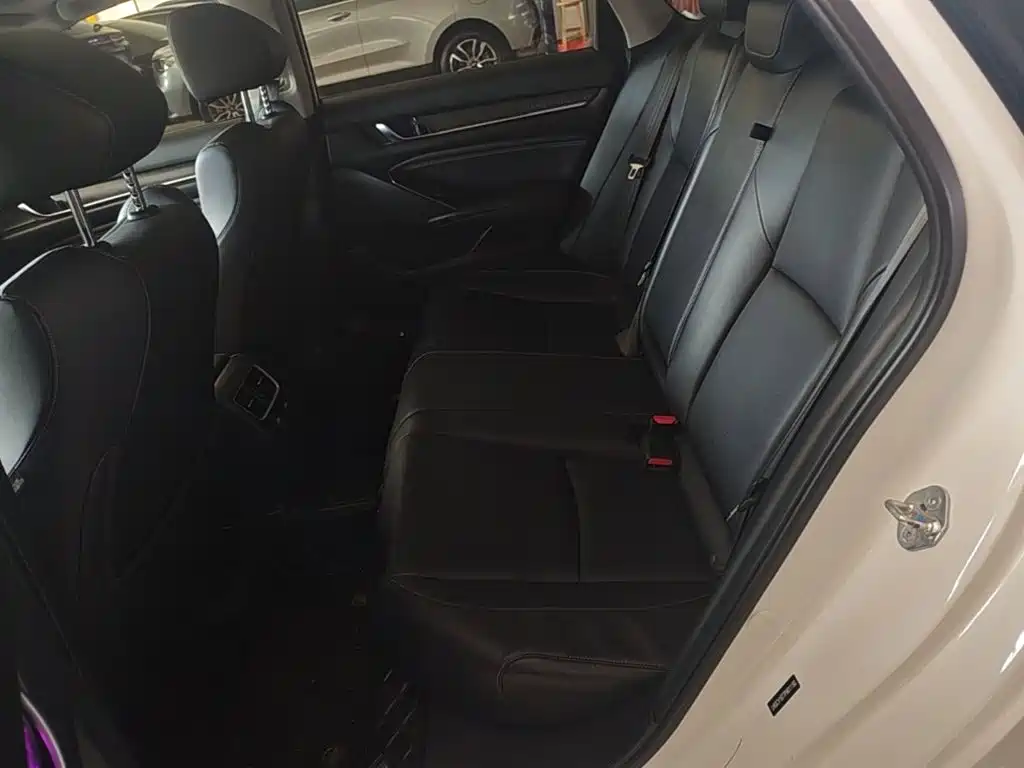 Honda Accord — миниатюра 17