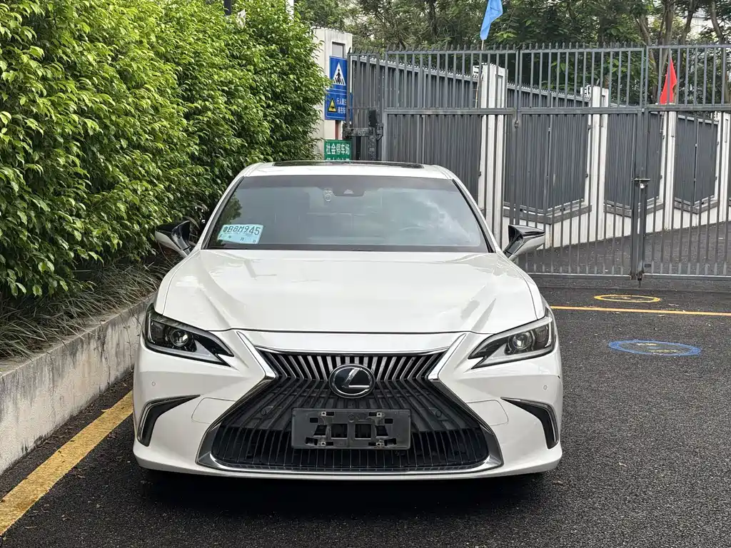 Lexus ES — миниатюра 2