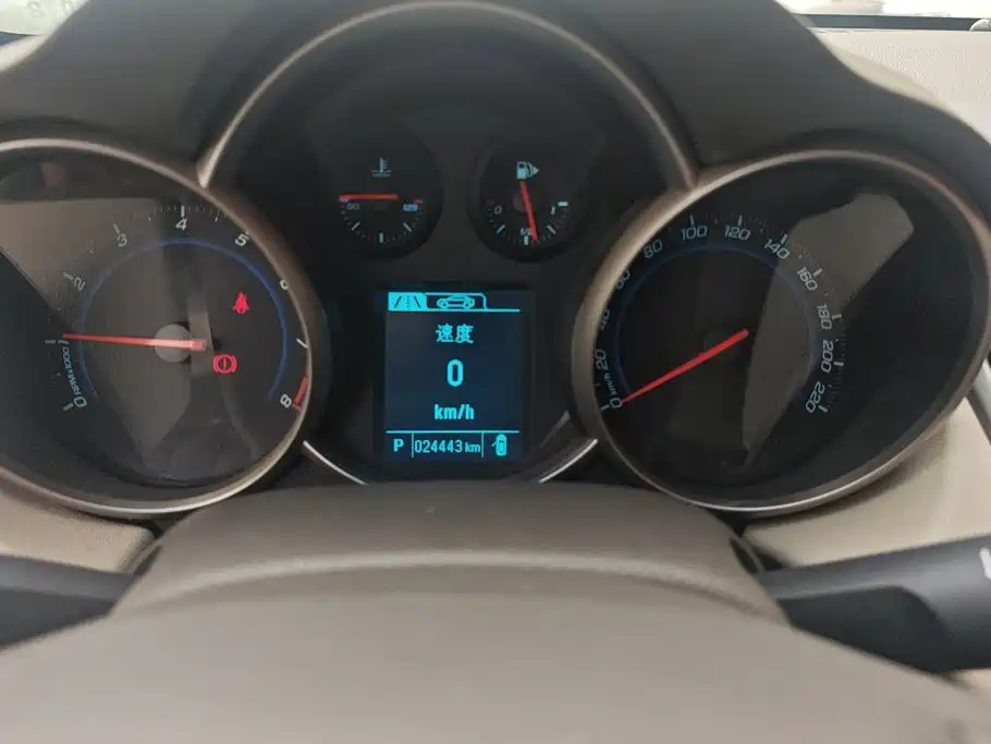 Chevrolet Cruze — миниатюра 14