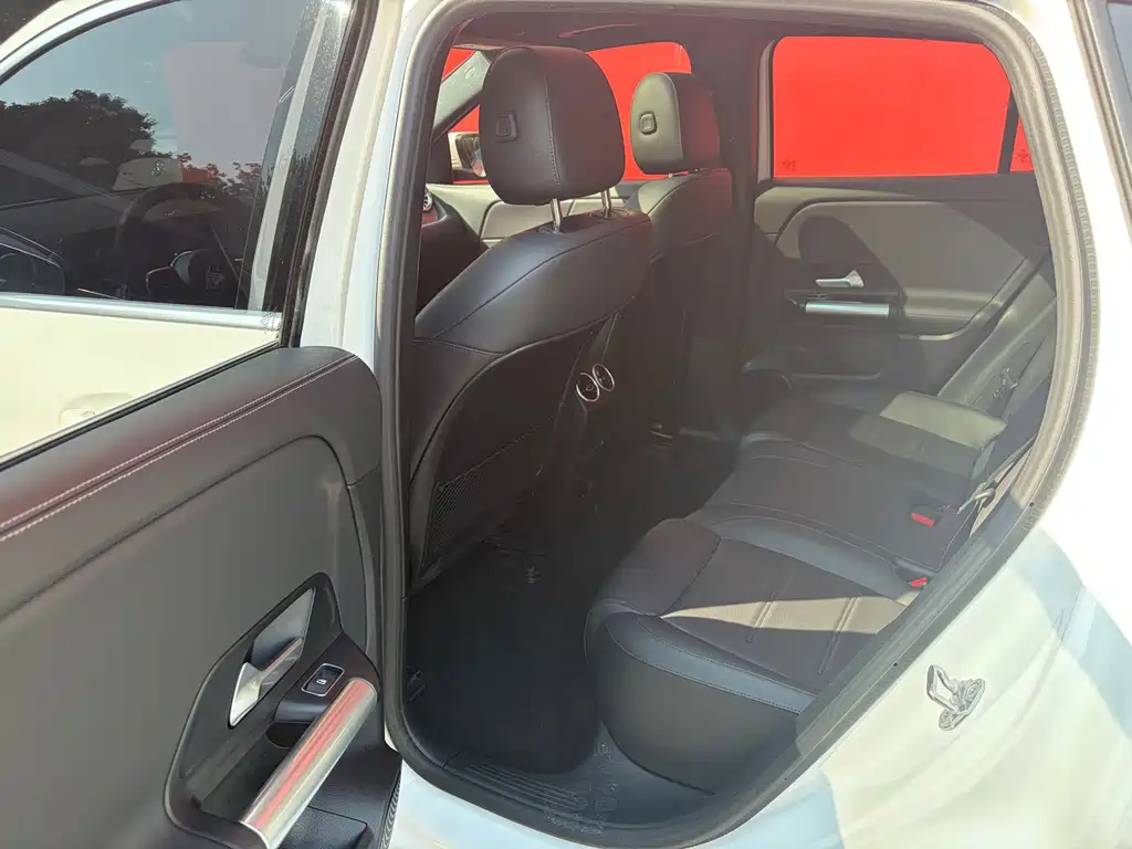 Mercedes-Benz EQA — миниатюра 9