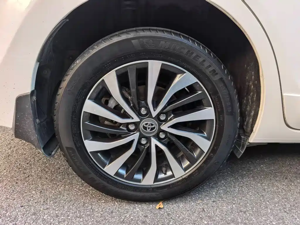 Toyota Corolla — миниатюра 12