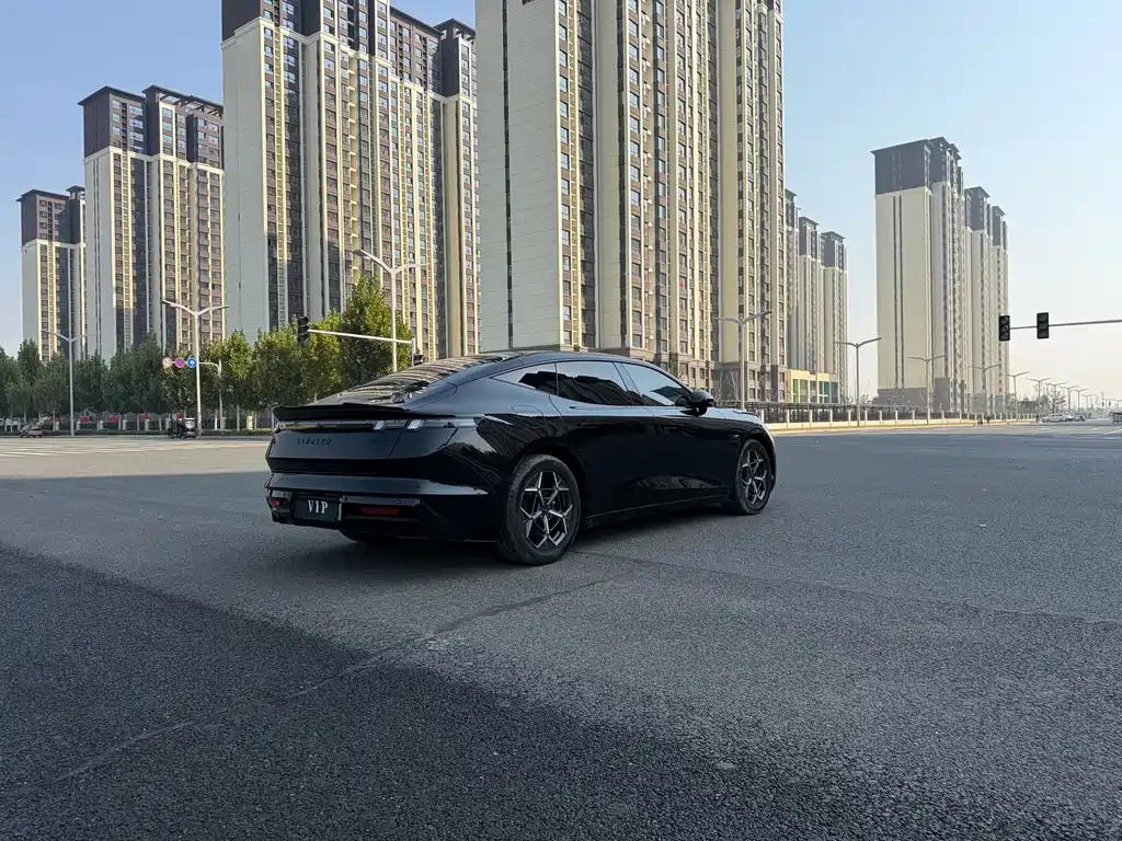 Lynk & Co 10 — миниатюра 4