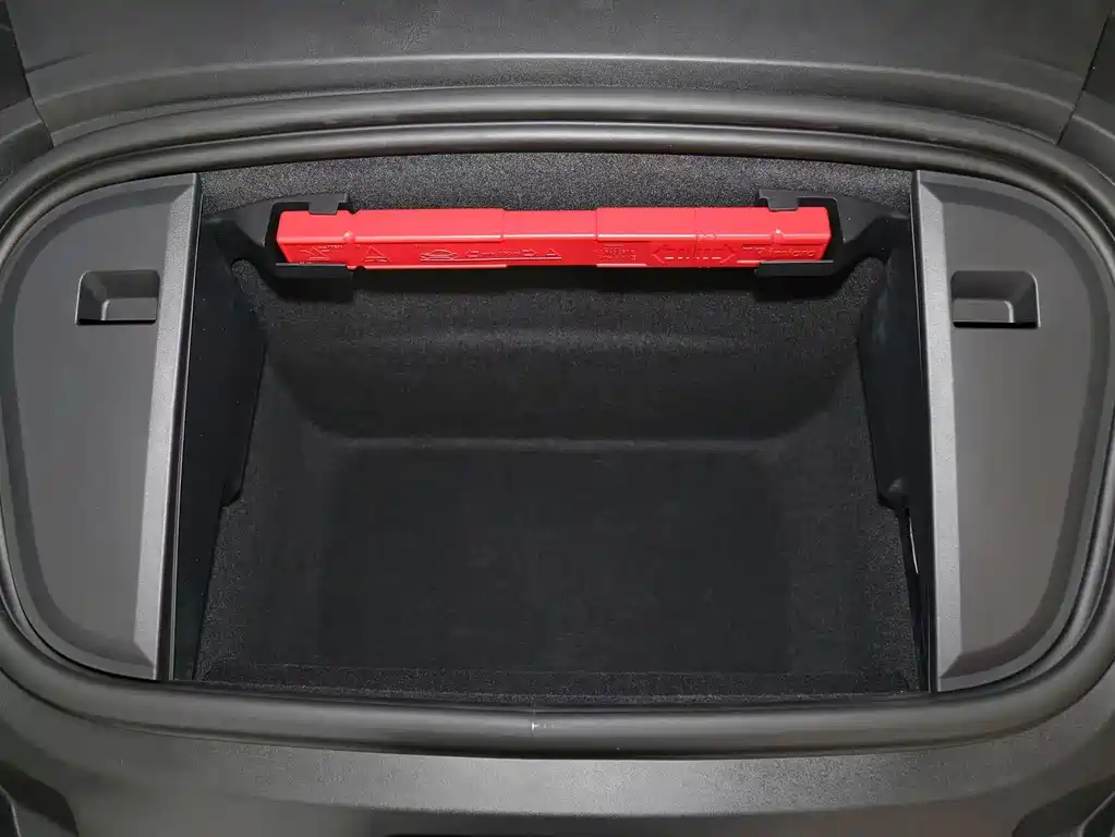 Porsche Taycan — миниатюра 17