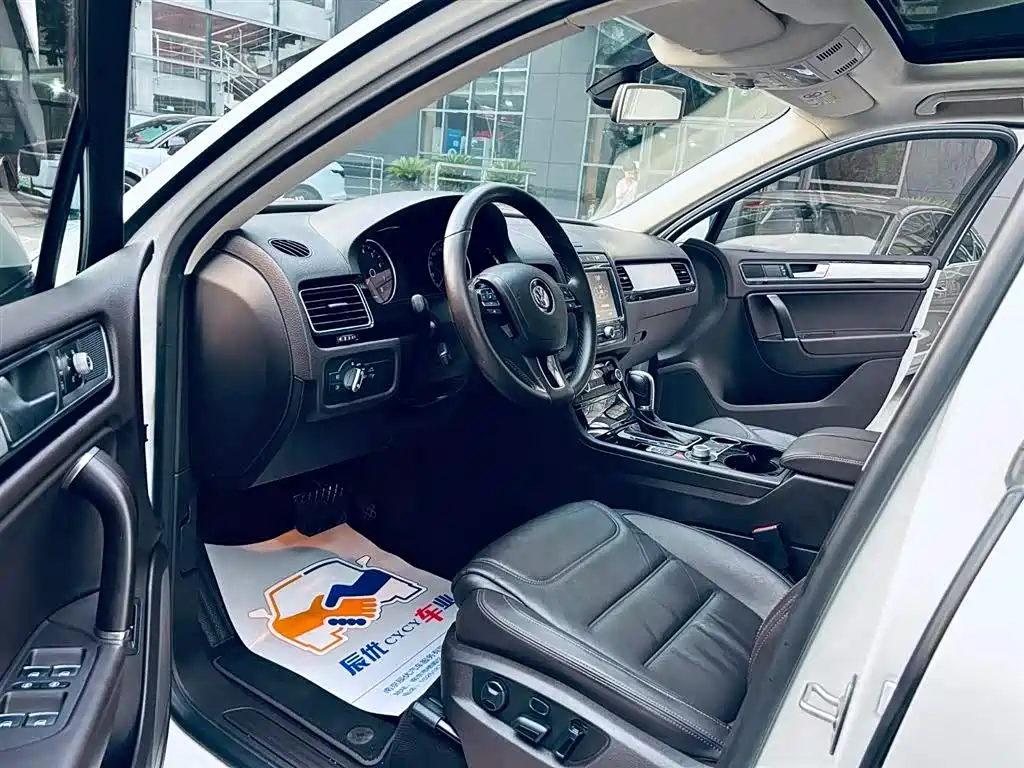 Volkswagen Touareg — миниатюра 10