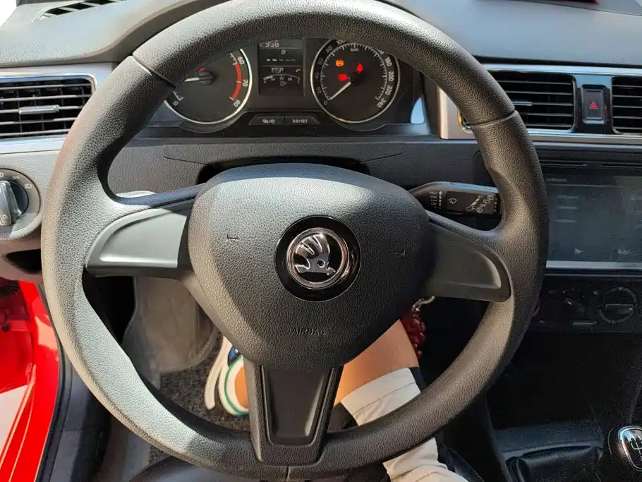 Skoda Rapid Spaceback — миниатюра 15