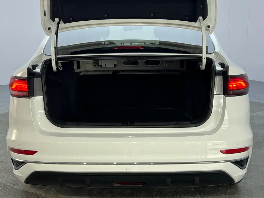 Geely Emgrand — миниатюра 16