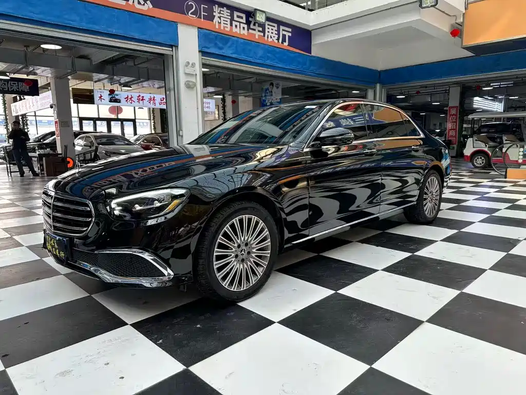 MERCEDES-BENZ E CLASS