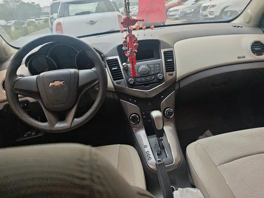 Chevrolet Cruze — миниатюра 12