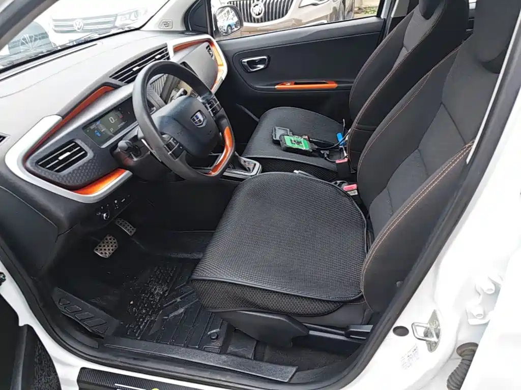 Geely Vision X1 — миниатюра 15