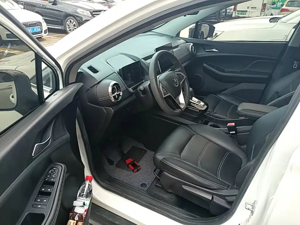 BYD Yuan EV — миниатюра 16