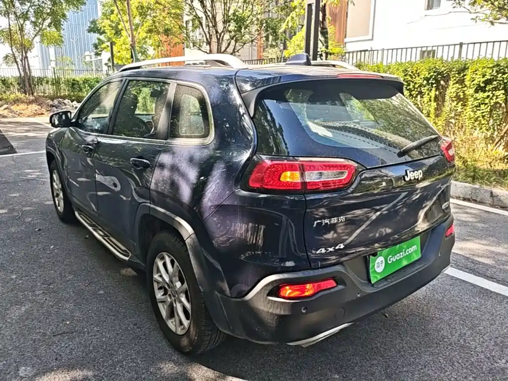 Jeep Cherokee — миниатюра 5