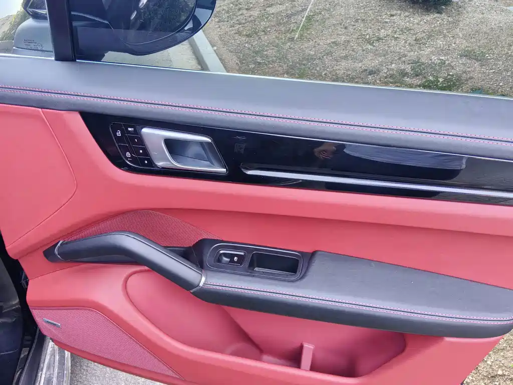 Porsche Cayenne — миниатюра 11