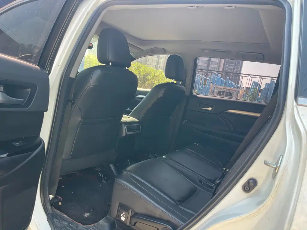 Toyota Highlander — миниатюра 7