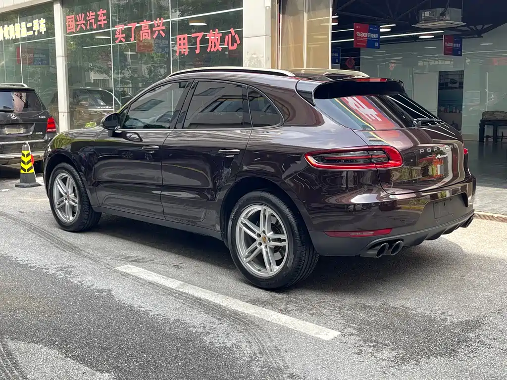 Porsche Macan — миниатюра 4