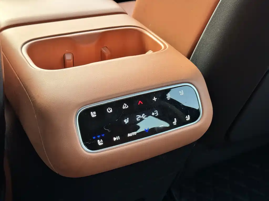 Leapmotor Leapmotor C16 — миниатюра 9