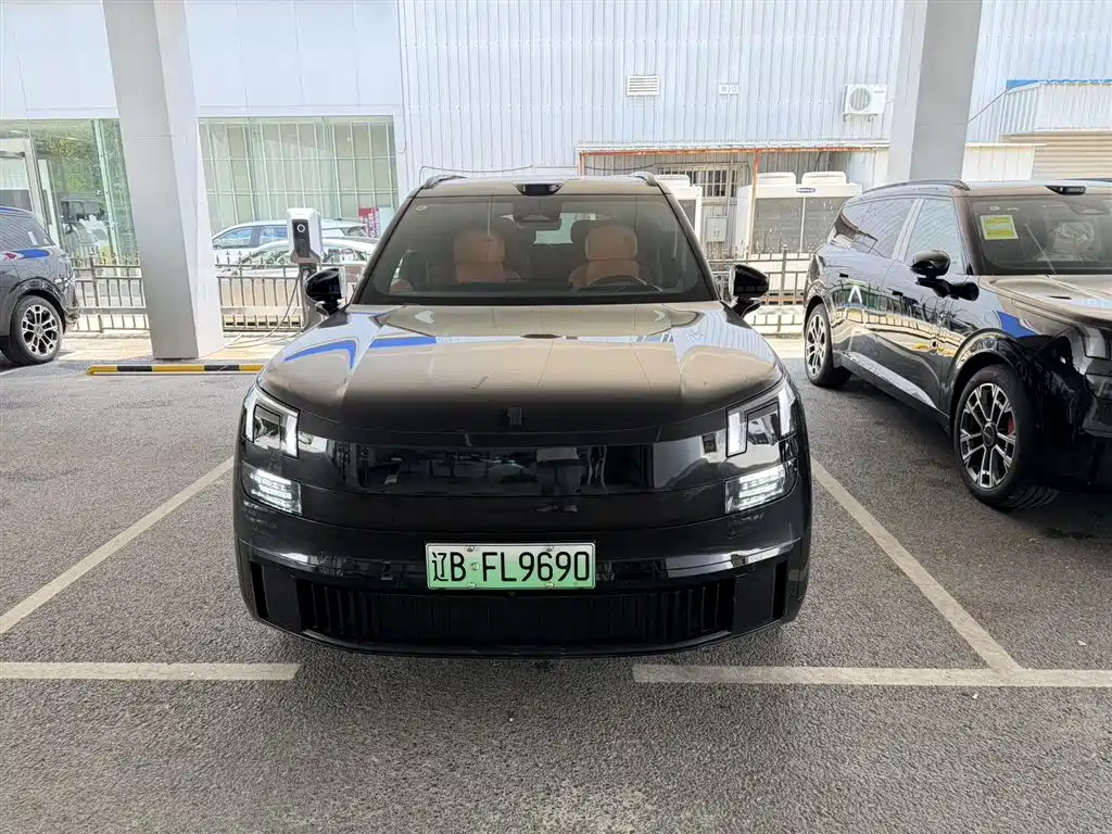 Lynk & Co 900 2025 1.5T Ultra 6 мест