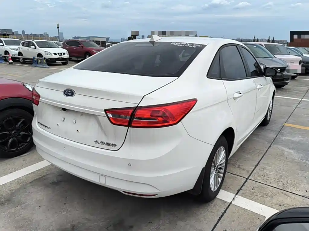 Ford Escort — миниатюра 7