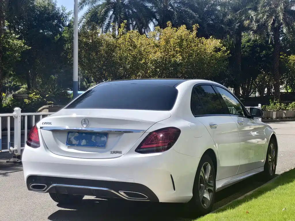 Mercedes-Benz C-Class — миниатюра 4