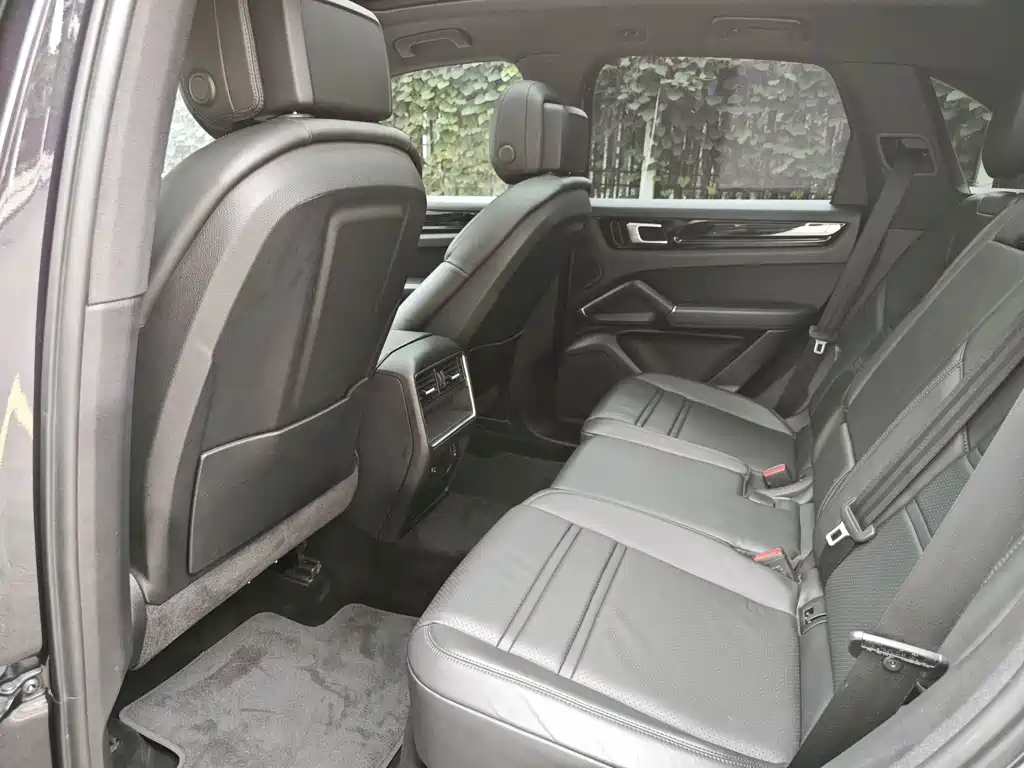 Porsche Cayenne Hybrid — миниатюра 17