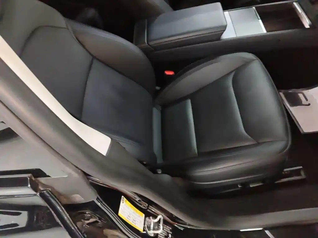 Tesla Model 3 — миниатюра 25