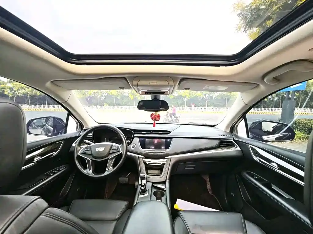 Cadillac XT5 — миниатюра 10