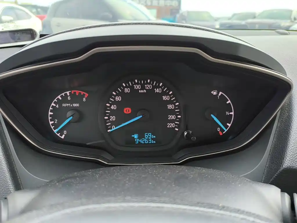 Ford Escort — миниатюра 12