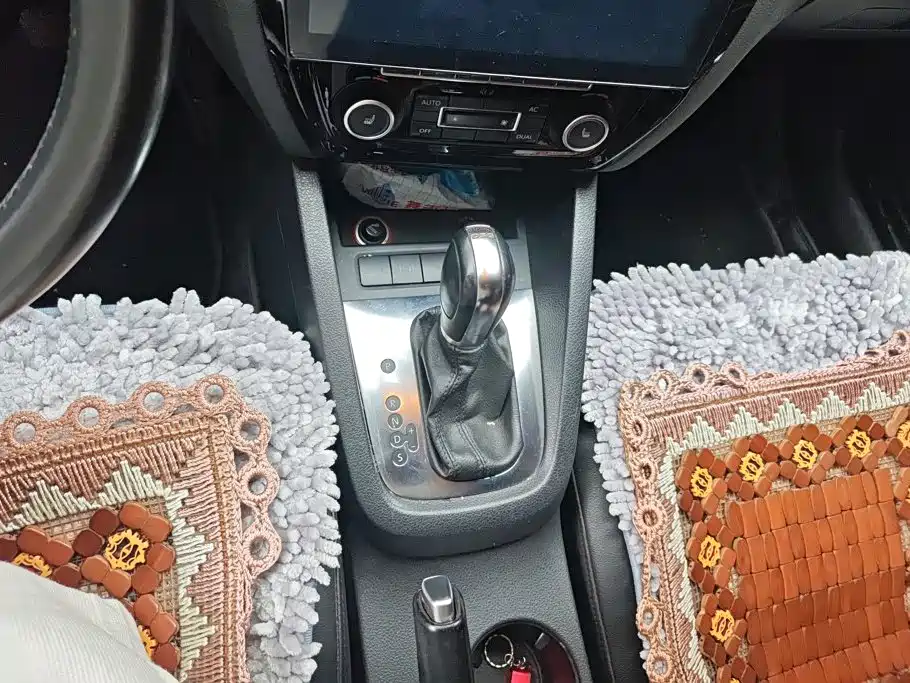 Volkswagen Sagitar — миниатюра 16