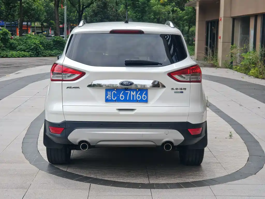 Ford Kuga — миниатюра 8
