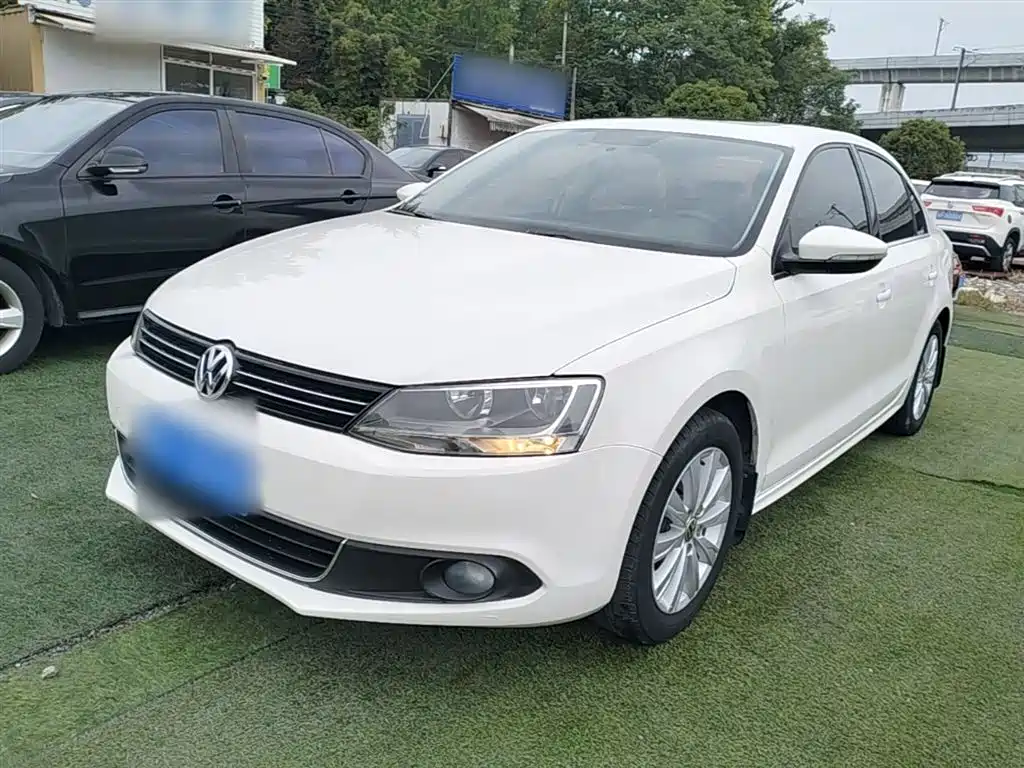 Volkswagen Sagitar 2014
