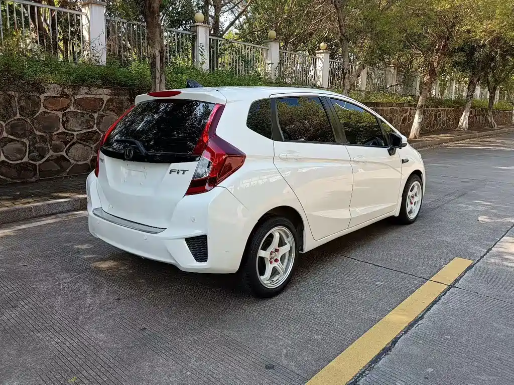 Honda Fit — миниатюра 4