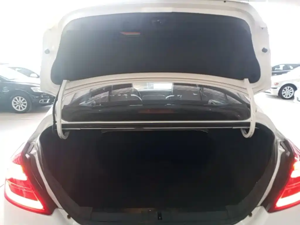 Geely Emgrand — миниатюра 19