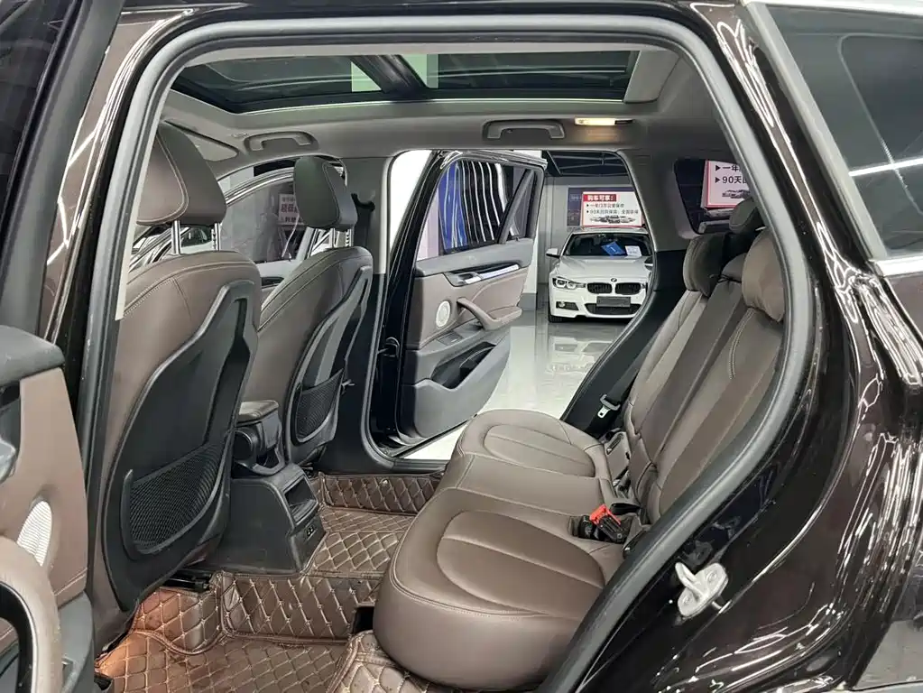 BMW X1 — миниатюра 10
