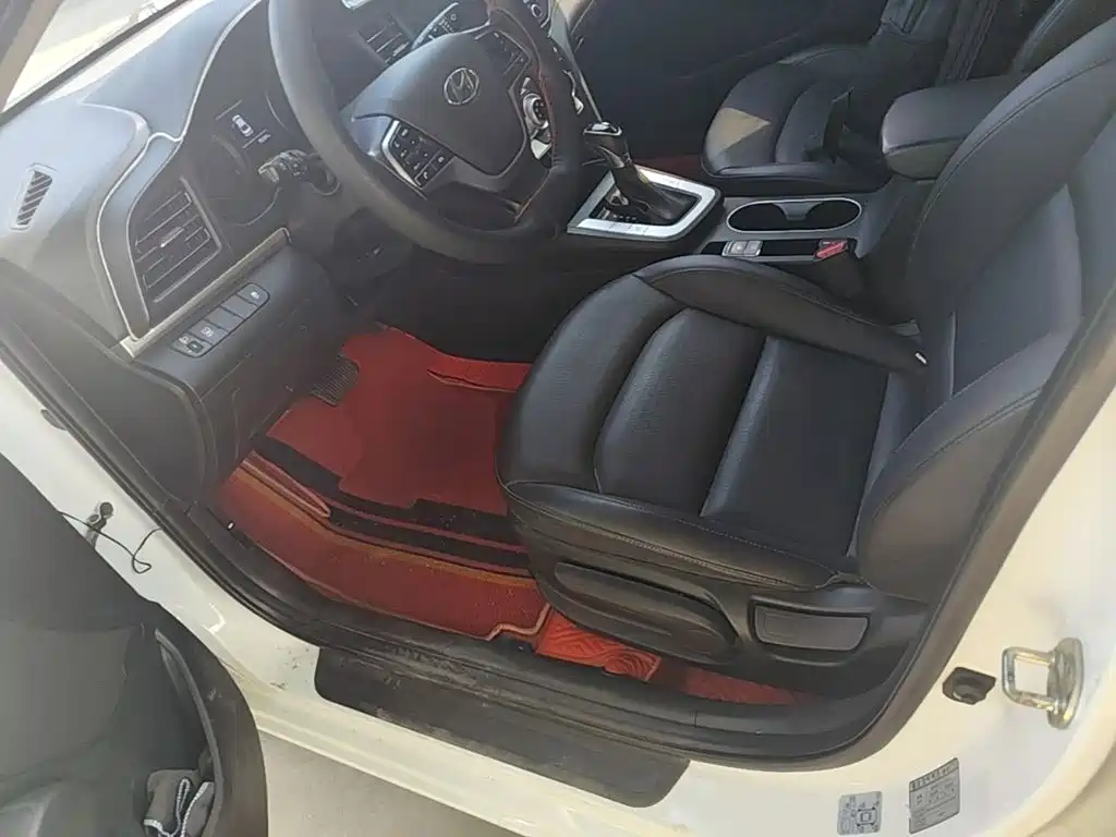 Hyundai Elantra — миниатюра 15
