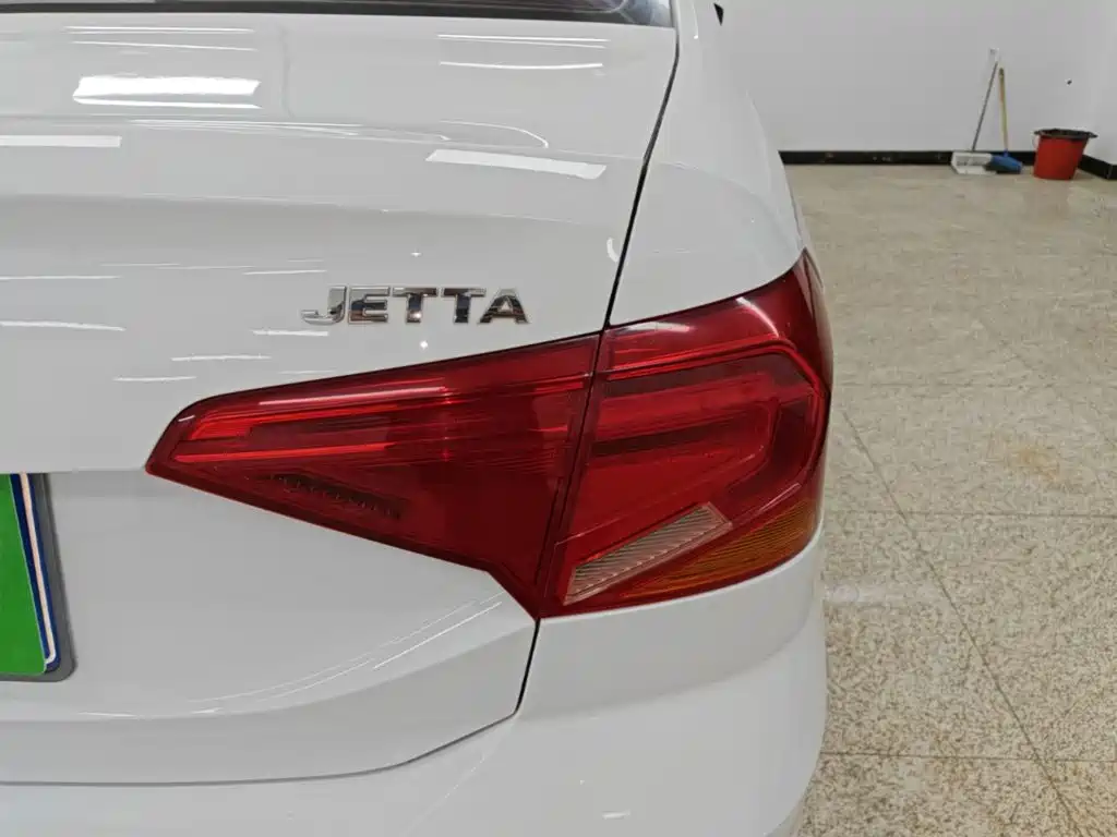 Volkswagen Jetta — миниатюра 8