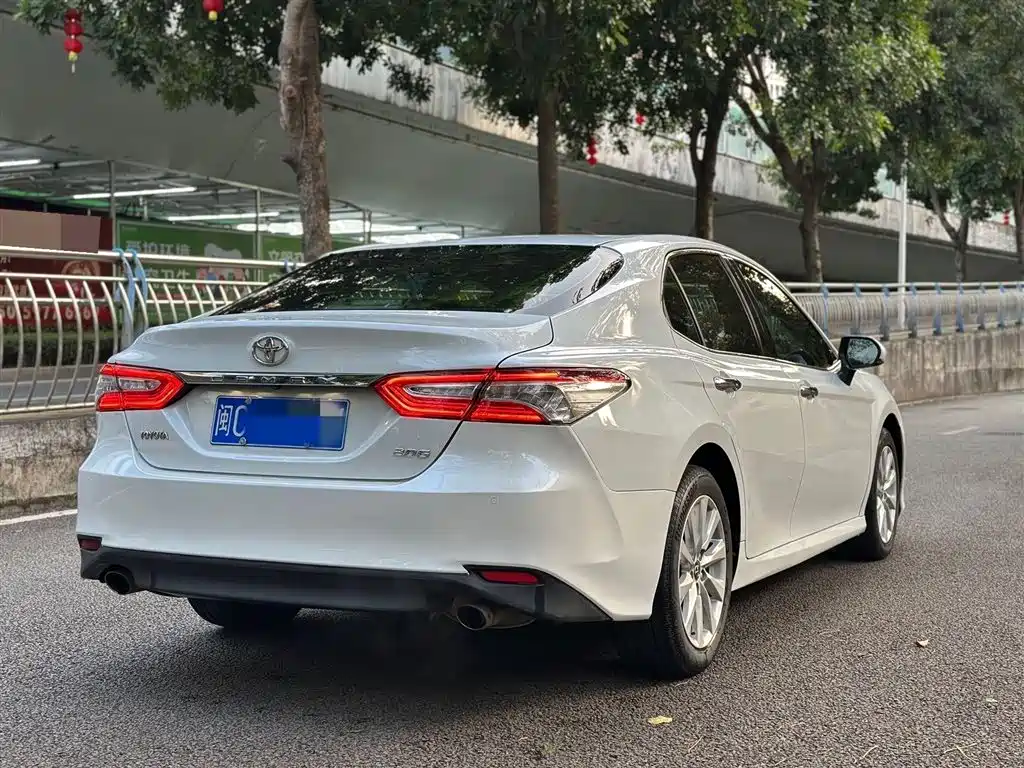 TOYOTA CAMRY