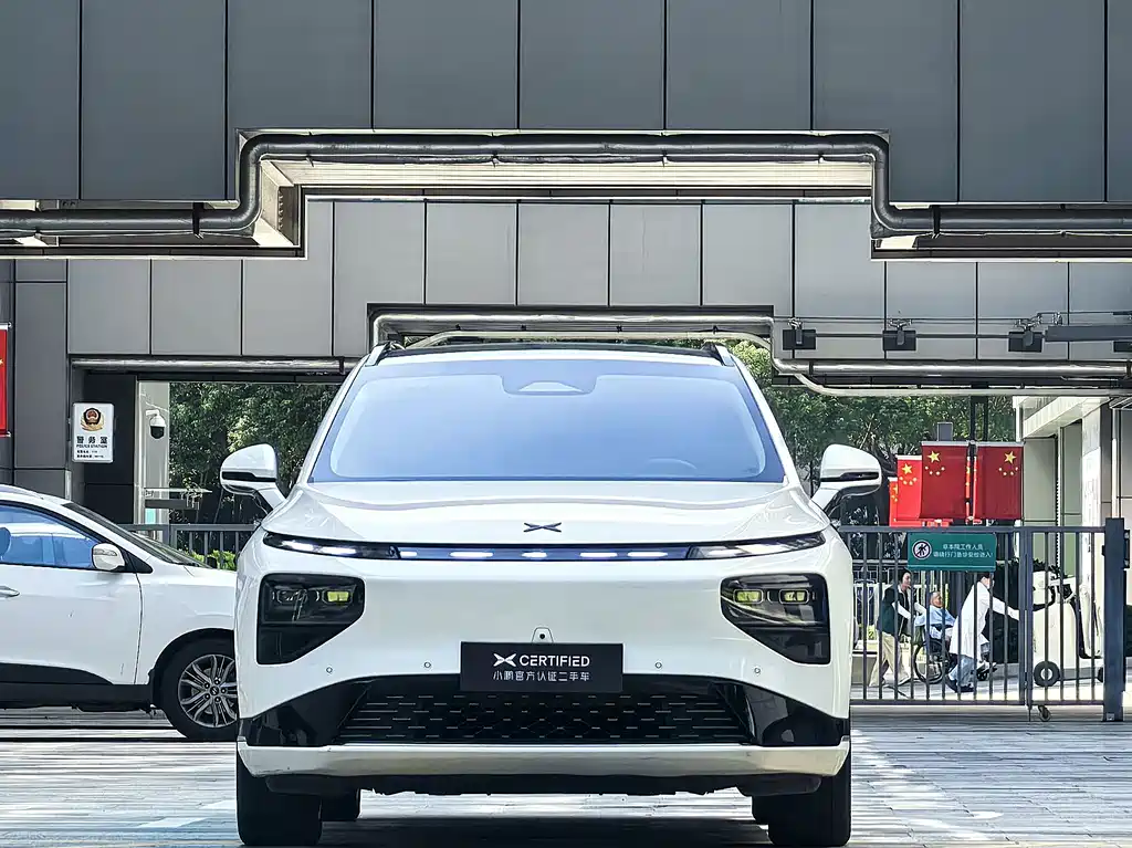 XPeng G9 — миниатюра 2
