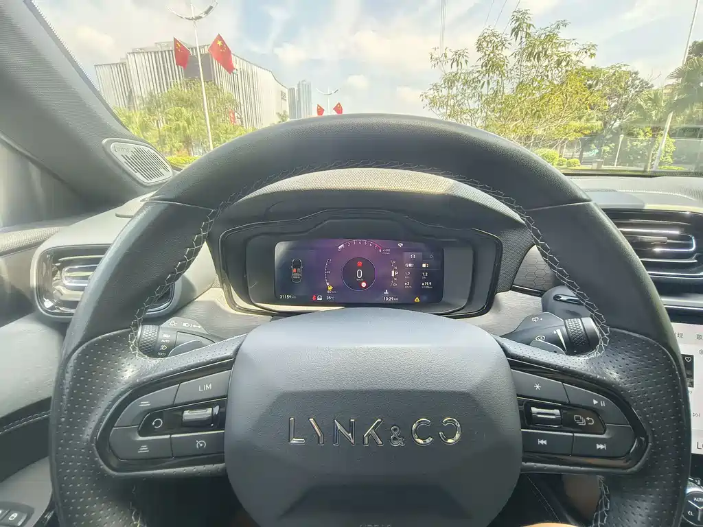 Lynk & Co 03 — миниатюра 11