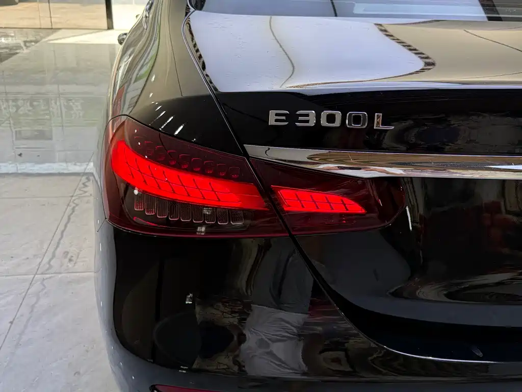 Mercedes-Benz E-Class — миниатюра 19
