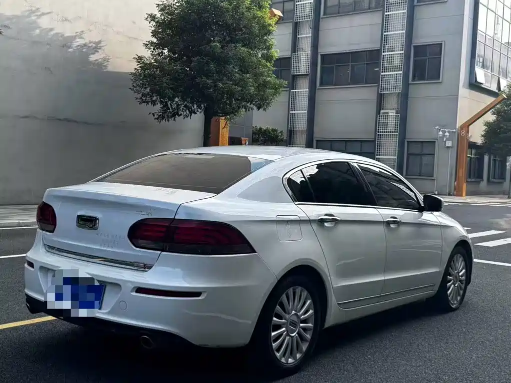 Qoros Qoros 3 — миниатюра 9