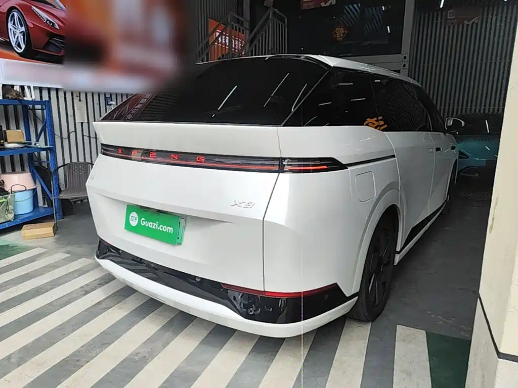 XPeng X9 — миниатюра 7