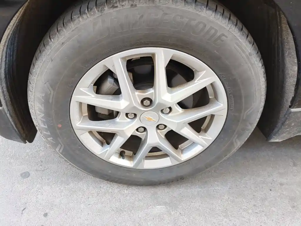 Chevrolet Equinox — миниатюра 23