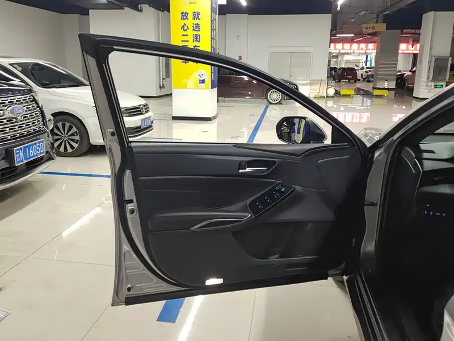 Toyota Avalon — миниатюра 7
