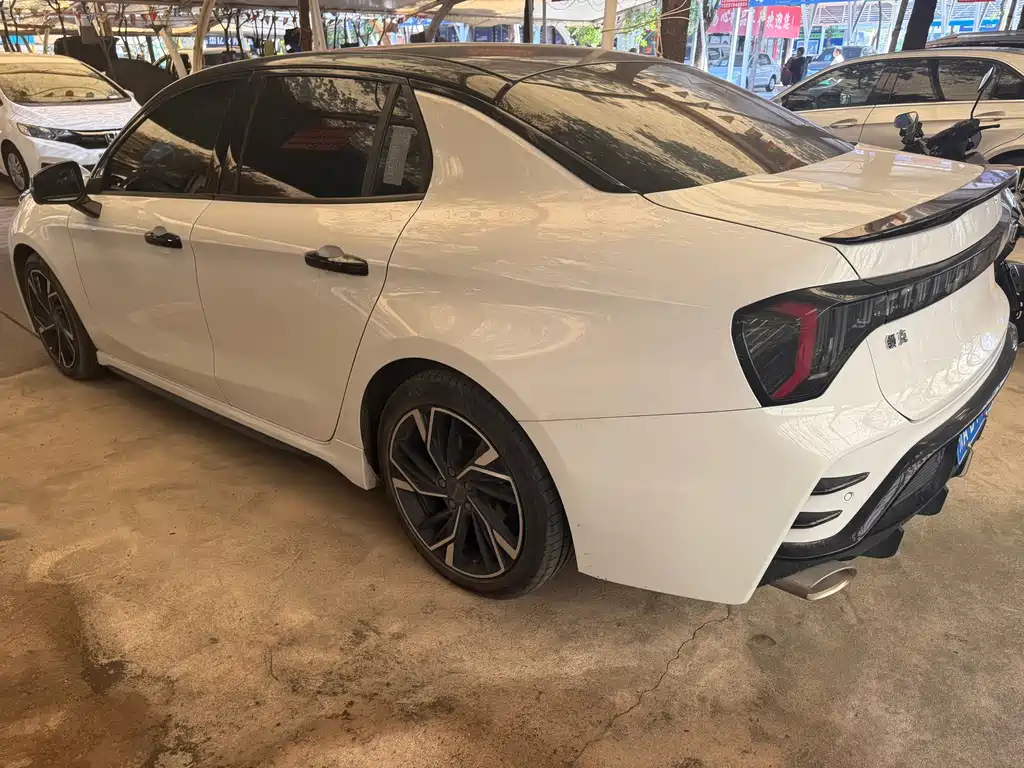 Lynk & Co 03 — миниатюра 11