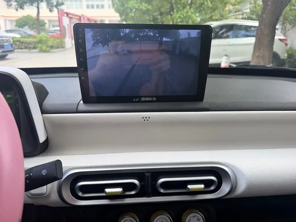 Wuling MINIEV — миниатюра 11