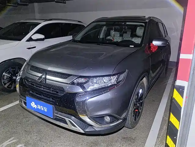 mitsubishi outlander