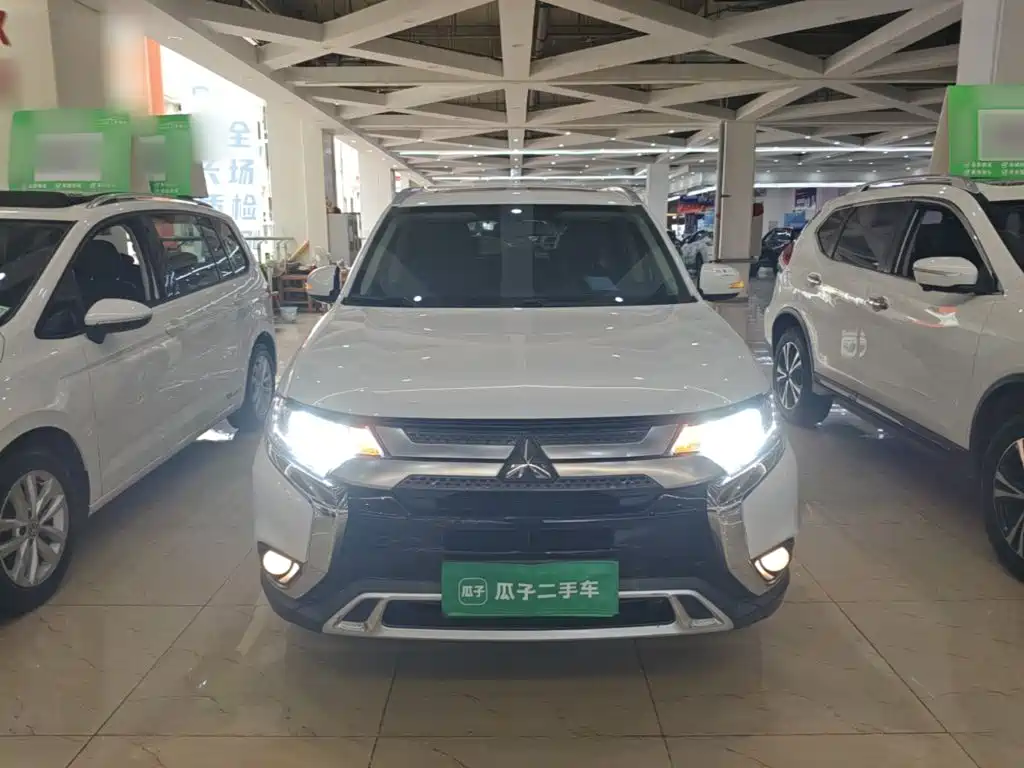 Mitsubishi Outlander — миниатюра 3