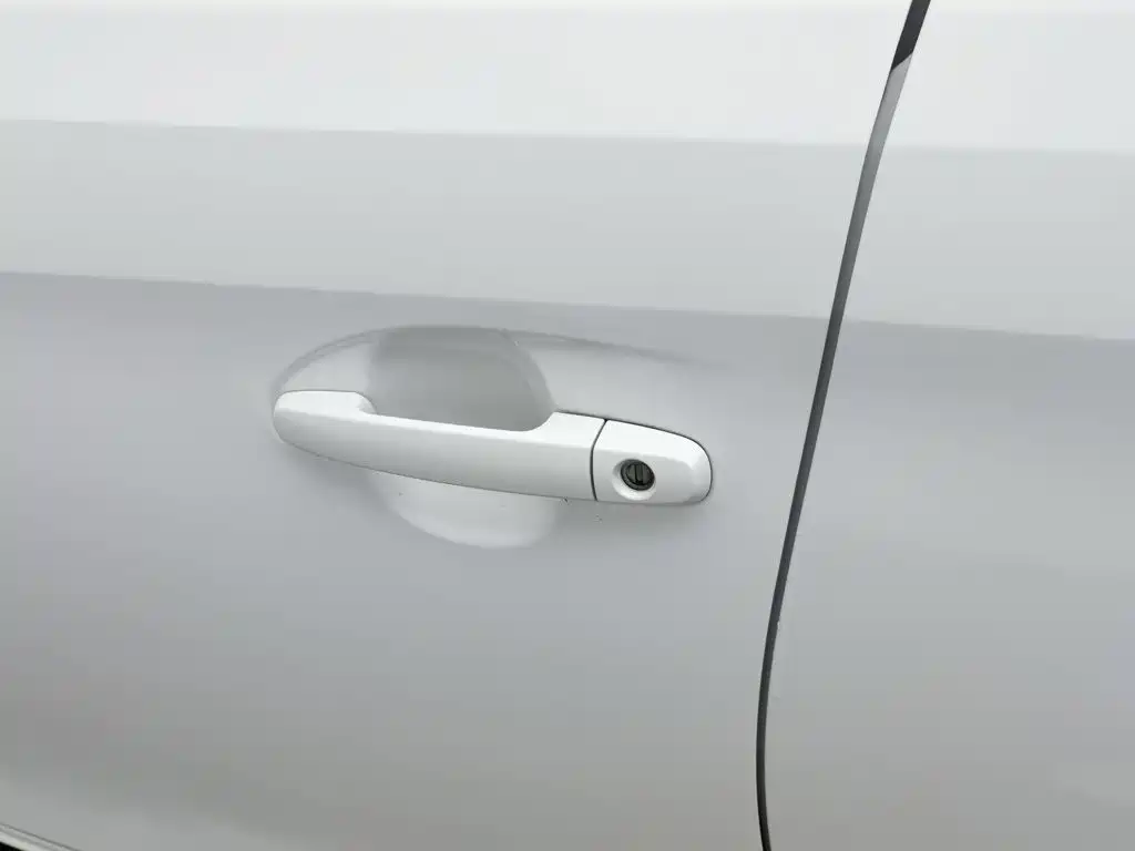 Toyota Yaris L — миниатюра 18