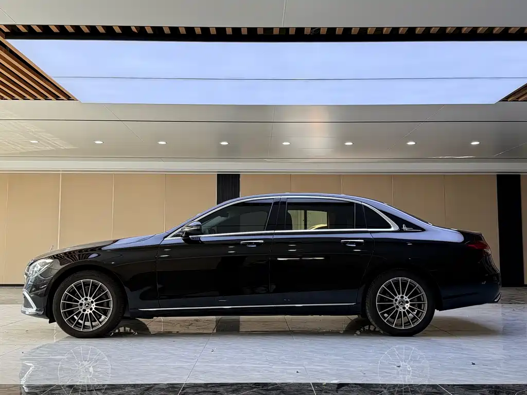 Mercedes-Benz E-Class — миниатюра 10